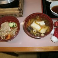 冷麺とひっつみ汁です。