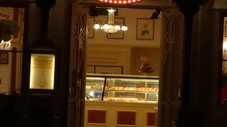 仲良し夫婦のベーカリーカフェ