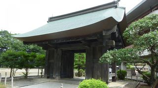 旧水戸城の唯一の現存建造物は医薬門