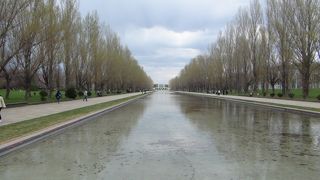 約６００メートルにも渡るカナールの風景は異国情緒があります。