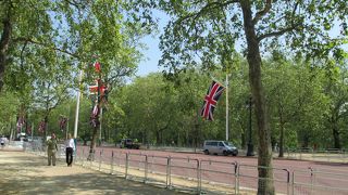 バッキンガム宮殿前