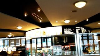 品川のフードコート