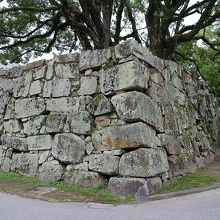 広島城の入り口の石垣の様子です。