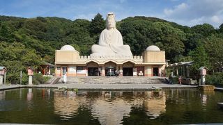 なにか別世界を表現している感じがすると思います