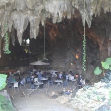 ワイルドな店内でしょう？