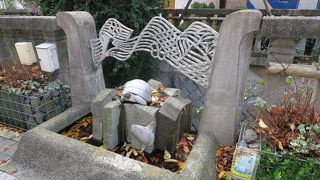 糸川ぞいに整備された遊歩道