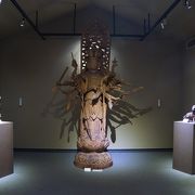 地元出身の彫刻家、森大造の作品を常設展示する個人美術館