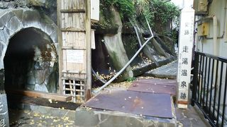 中に入るときはカメラに注意！！！