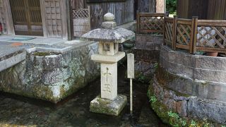 「十王」と書いてある石灯籠