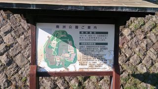 住宅街の中をあがった高台にあります