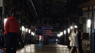 暗くなるとひっそり