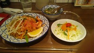 デパ地下とは思えないタイの屋台