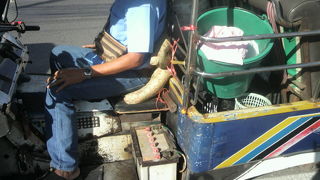 ナコンラチャシーマ駅からバスターミナルまで、トゥクトゥクを利用しました。