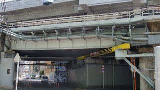 東松下橋架道橋〔鉄道施設〕