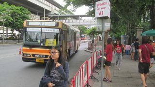 モーチット駅−ドンムアン空港間の移動で空港バスを利用