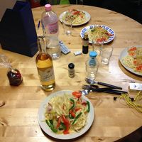 みんなで料理をして、食卓を囲む夜ご飯