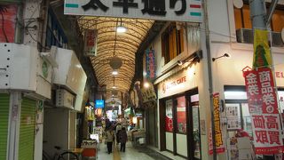 那覇の昔のアーケードの雰囲気