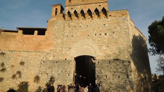 小さな町ですが中世そのものを大切に守ってきたことが感じられます