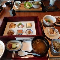 日本料理「きらく」の和朝食膳
