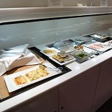 ラウンジで提供されていた食事です。