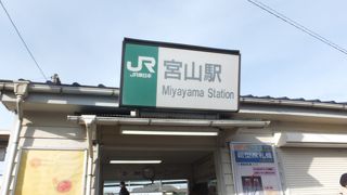 寒川神社の最寄り駅。ＪＲ相模線の小さなローカル駅です。