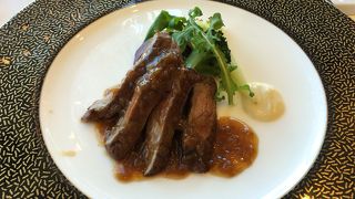 結婚式場のフランス料理屋さん。案内の連携がイマイチで残念でした。