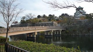 お城をバックに記念撮影が良い