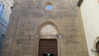 ピエンツァ中心部の古い教会