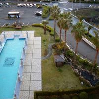 部屋から見たプール