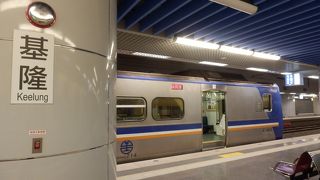 工事中でホームまで遠い