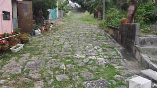 宮古神社への石畳の坂道