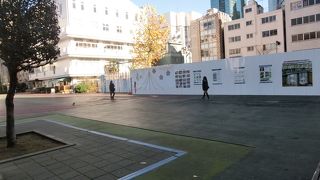 駐輪場工事の真っ最中、トイレは新しく清潔