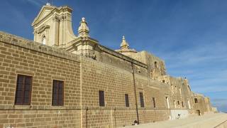 ヴィクトリアにそびえたつ要塞で・・・