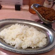 名古屋インドカレーの老舗。たまに無性に食べたくなる味。