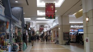 みなとみらいのショッピングモール。