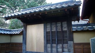 青木周弼旧宅は改修が進んで門構えを見ることが出来ました