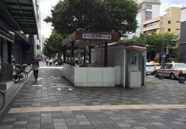 京都市営地下鉄の唯一の乗換駅です～烏丸御池駅～