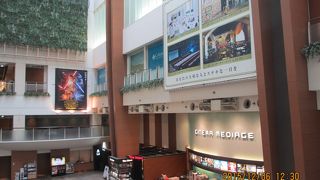 待ち合いフロアの椅子が少ない