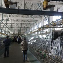 繰糸所内の機械