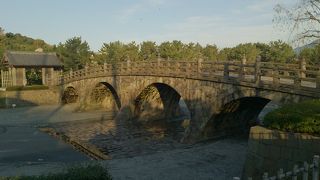 保存された3つの石橋では一番目立つところにある