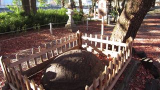 静かな雰囲気の神社