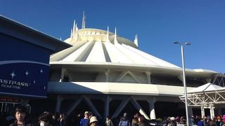 暗闇の中を駆け抜けるジェットコースター☆