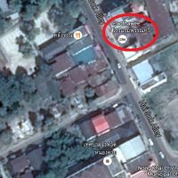 場所は、市役所の北側の目抜き通りにありますが、夜は暗いです。