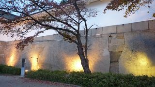 大手門近くにある巨石！