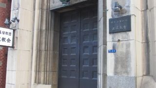 あまり教会らしい感じがしない建物だと思いました