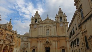 この場所に小さな教会が・・・