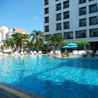 ホテルのプールのひとつのんびりできるのが嬉しい