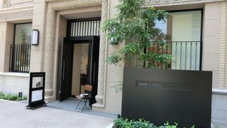 北浜、レトロなビルに「雑貨＆カフェ」