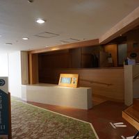 お風呂の入口。ここにある券売機でﾁｹｯﾄを購入します。