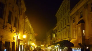 銅像さがしも面白い